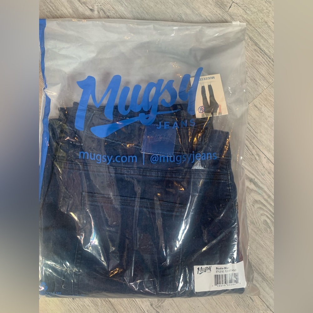NWT! Mugsy men’s jeans! Never worn!